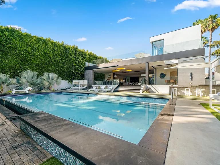 Rexford Compound - Image 5