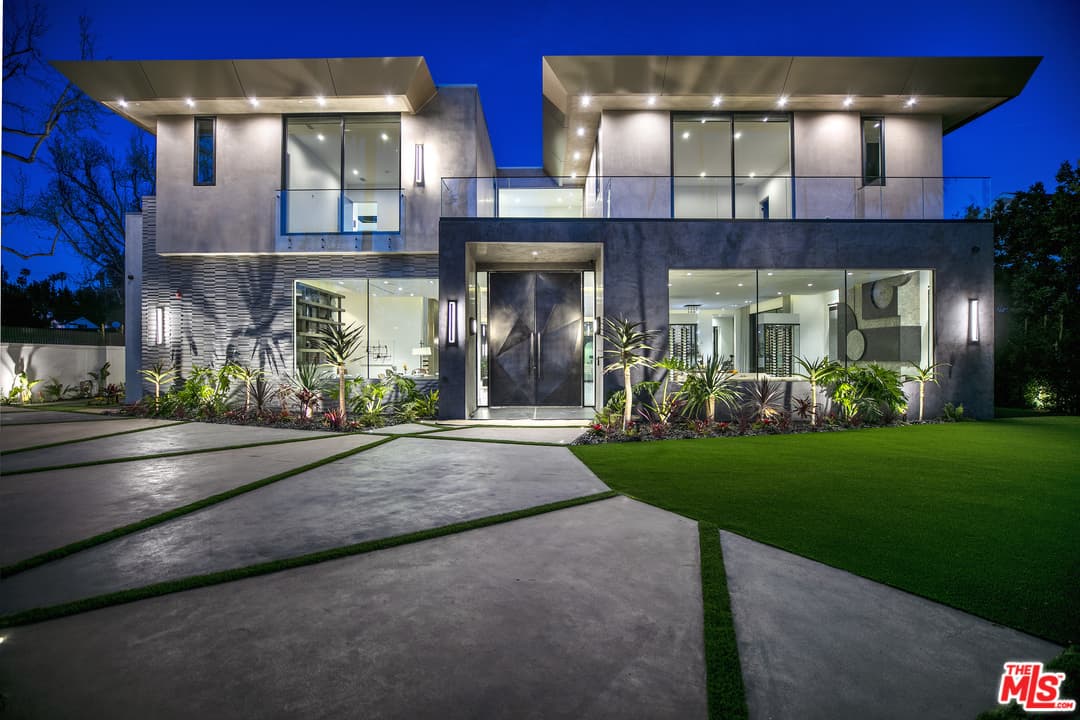 Beverly Hills Flats Contemporary - Featured Image