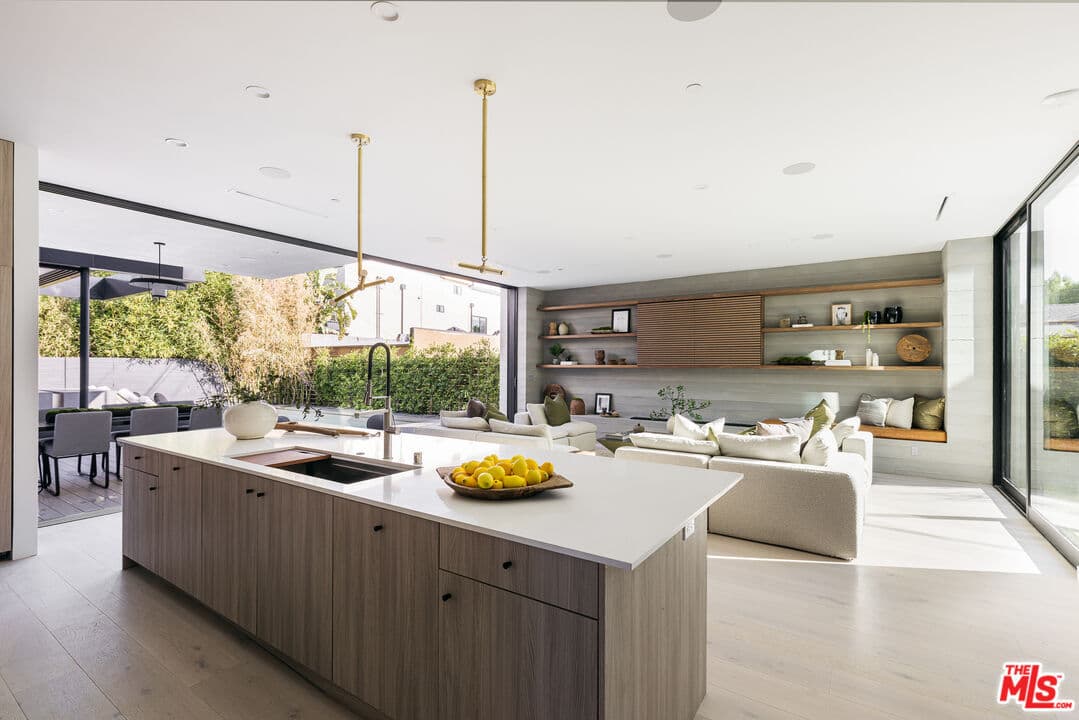 Hubbard Street - Culver City Modern - Image 9