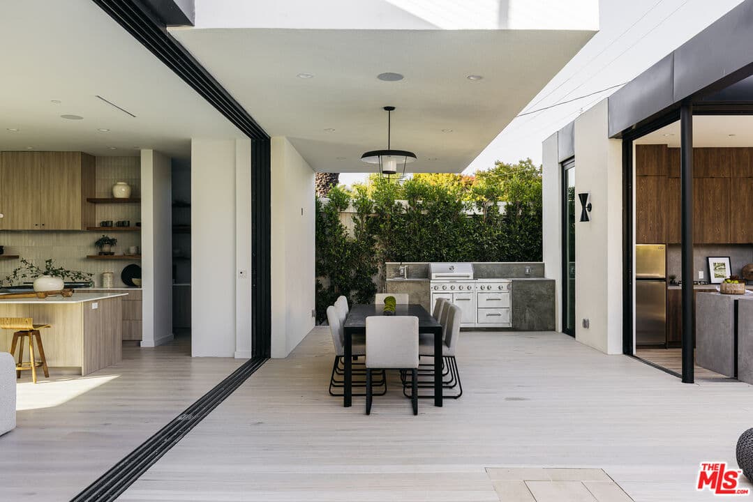 Hubbard Street - Culver City Modern - Image 11