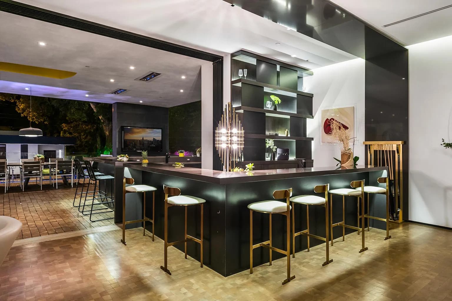 Rexford Compound - Image 26