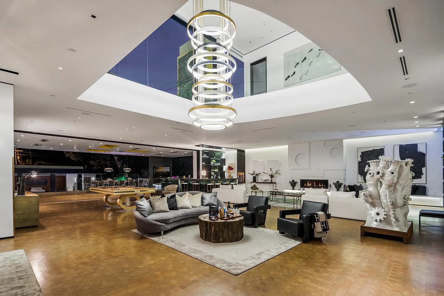 Rexford Compound - Image 15