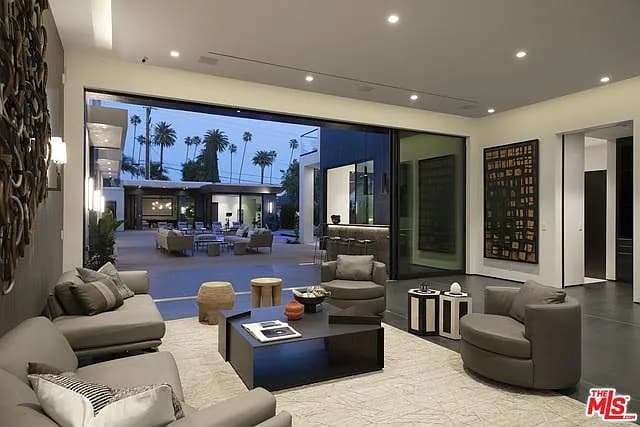 Beverly Hills Flats Contemporary - Image 13