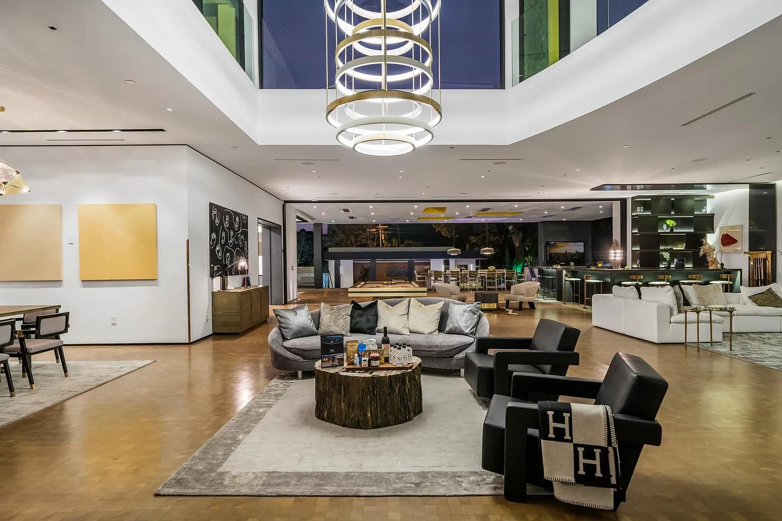 Rexford Compound - Image 11