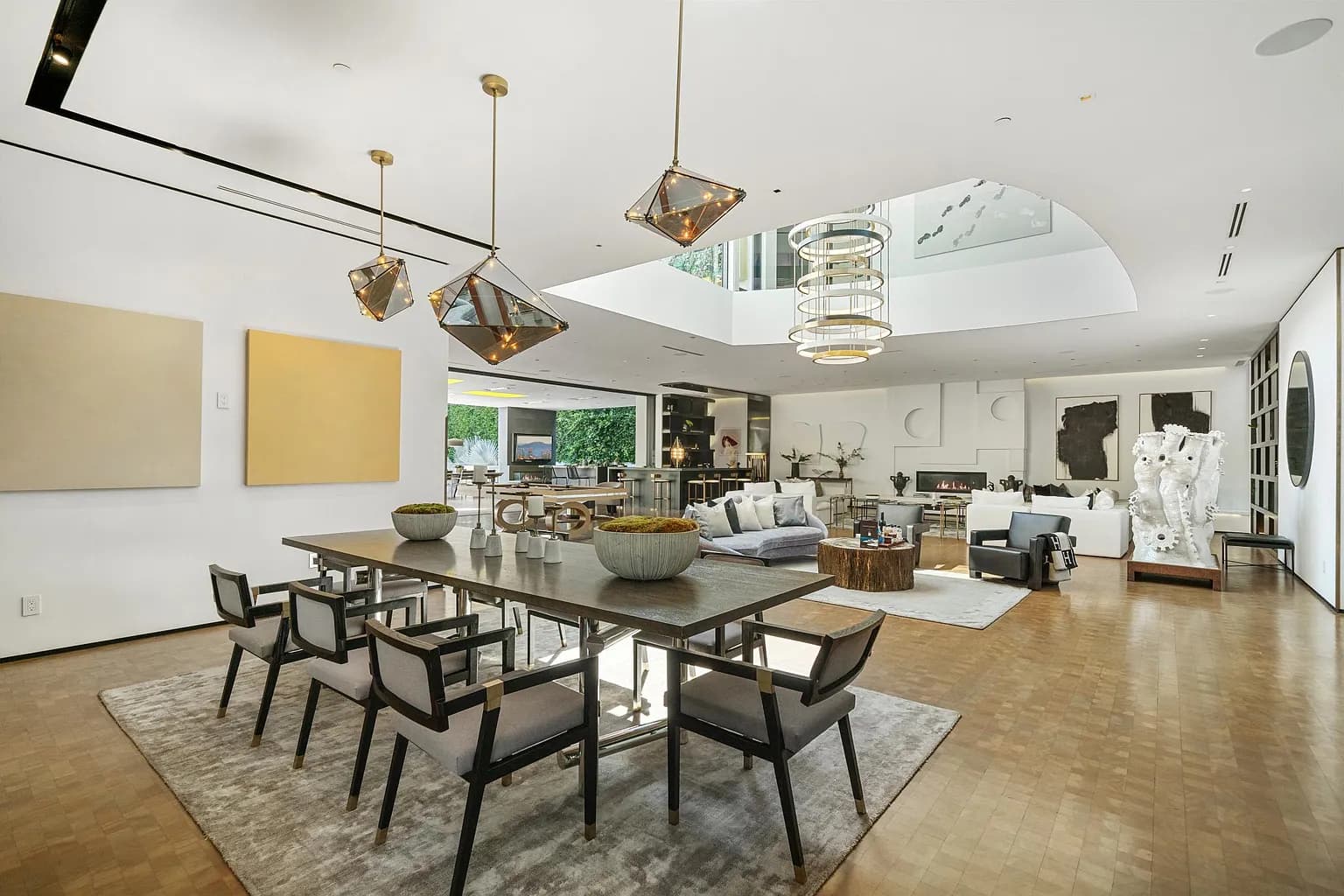 Rexford Compound - Image 9